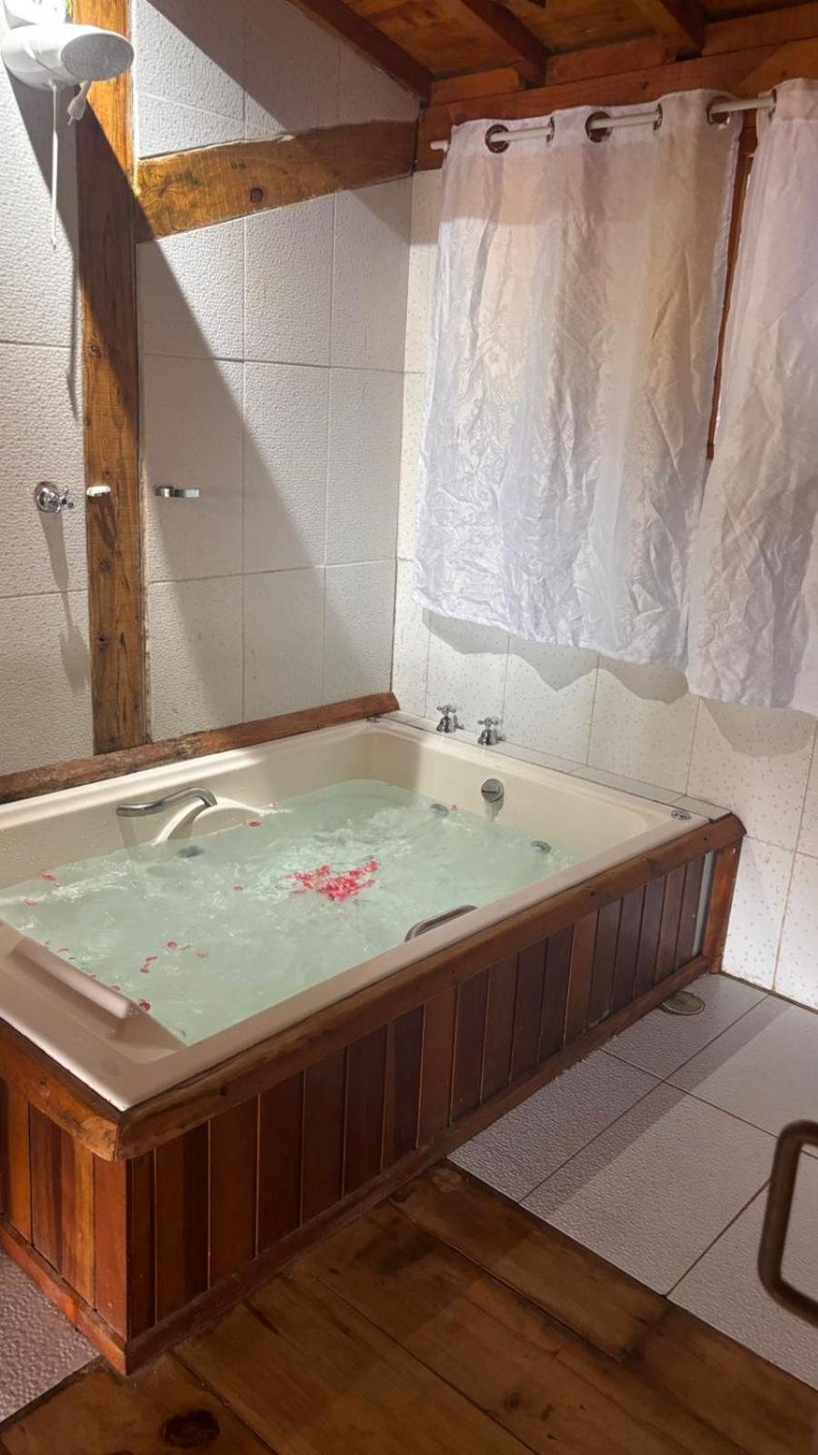 Suite Rustica Aconchego - Com Banheira De Hidromassagem Campos do Jordao Luaran gambar
